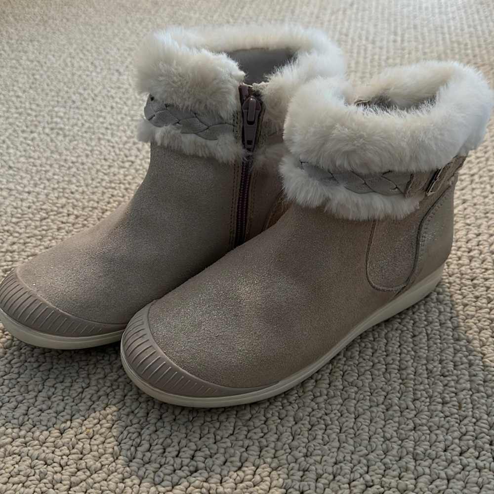 Stride Rite Size 2 boots